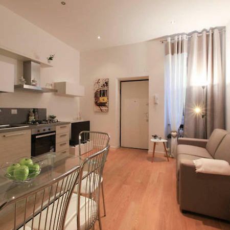 Cenisio Apartment Milan Bagian luar foto