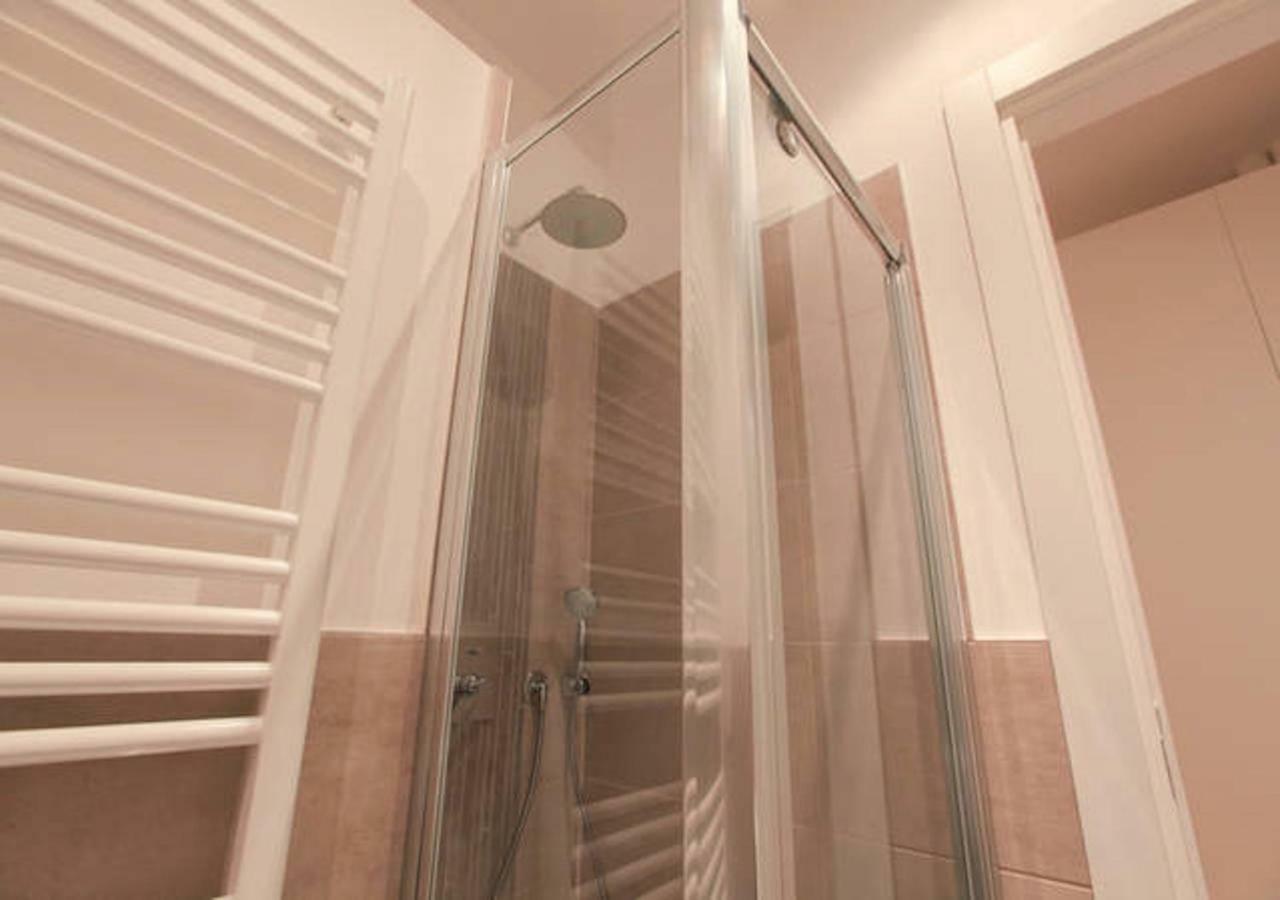 Cenisio Apartment Milan Bagian luar foto