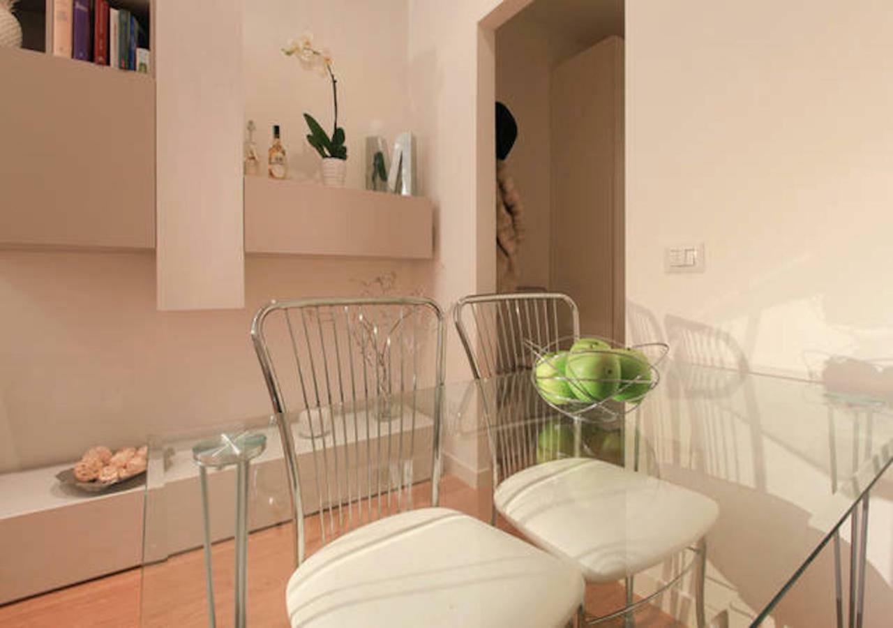 Cenisio Apartment Milan Bagian luar foto