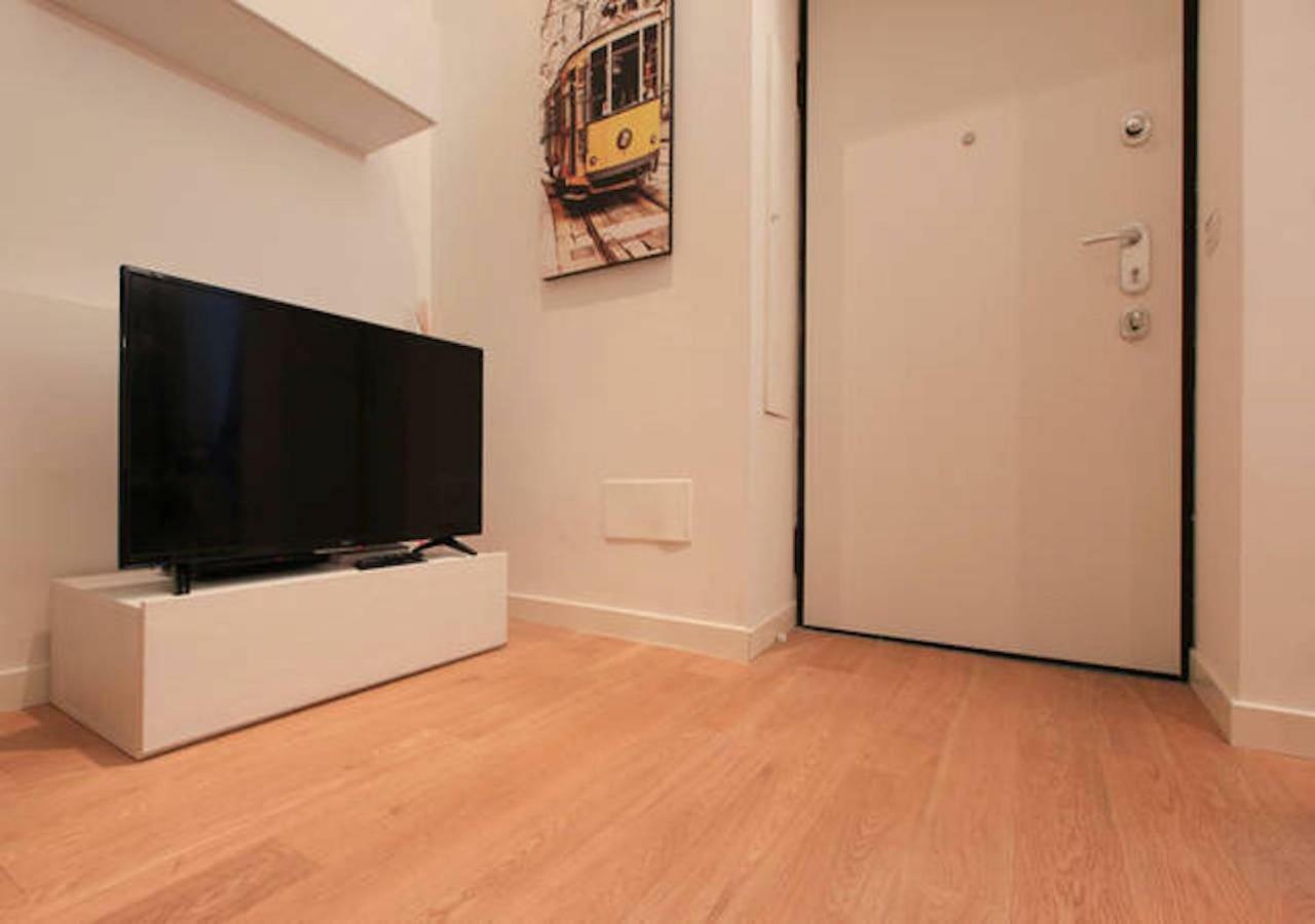 Cenisio Apartment Milan Bagian luar foto